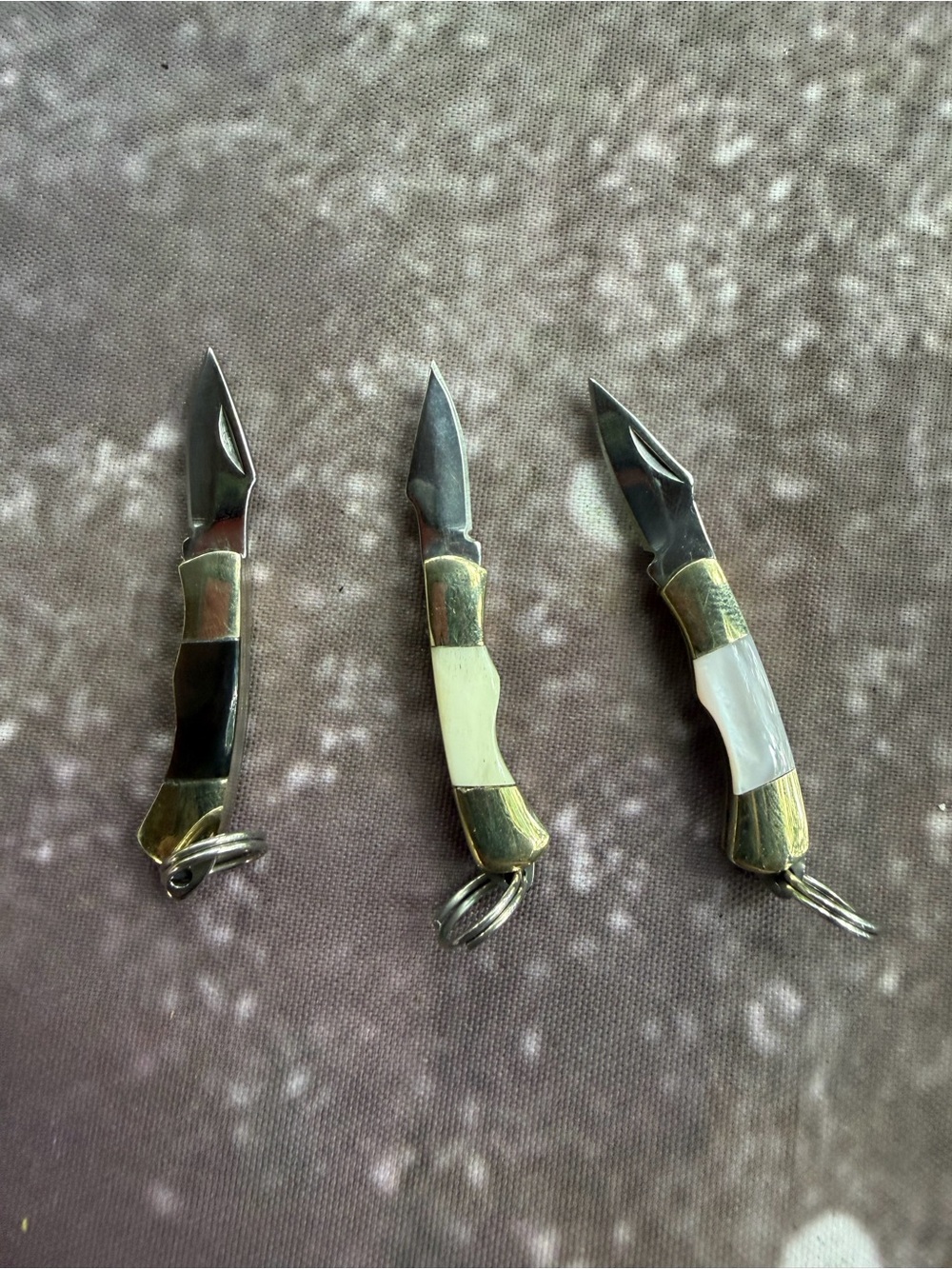 Pocket Knife Keychain - 2+1 free